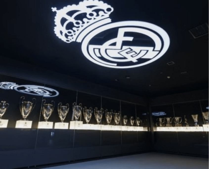 Gymkhana en el estadio del Real Madrid