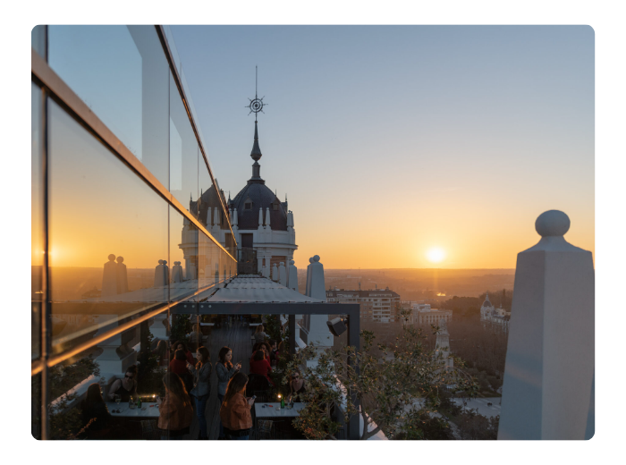 Événement d'entreprise sur un rooftop
