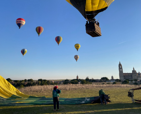 our en montgolfière à Ségovie au lever du soleil