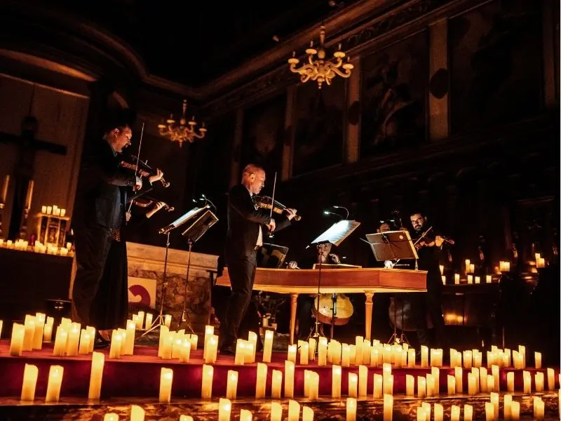 Concert instrumental à la bougie dans un lieu d'exception à Madrid