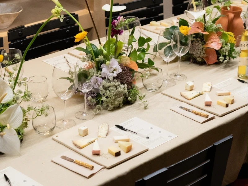 Dégustation de sept fromages artisanaux accompagnés de vins à Madrid