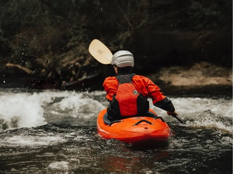 Kayak, rafting et canyoning dans les paysages naturels autour de Madrid